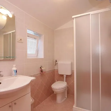 2 Bedroom Awesome In Plomin