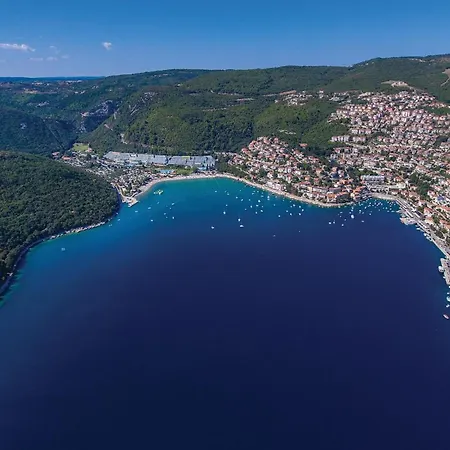 Apartment 2 Bedroom Awesome In Plomin